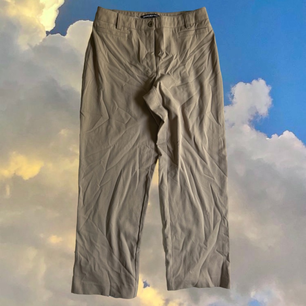 Women’s Briggs New York Tan Pants - Size 8P